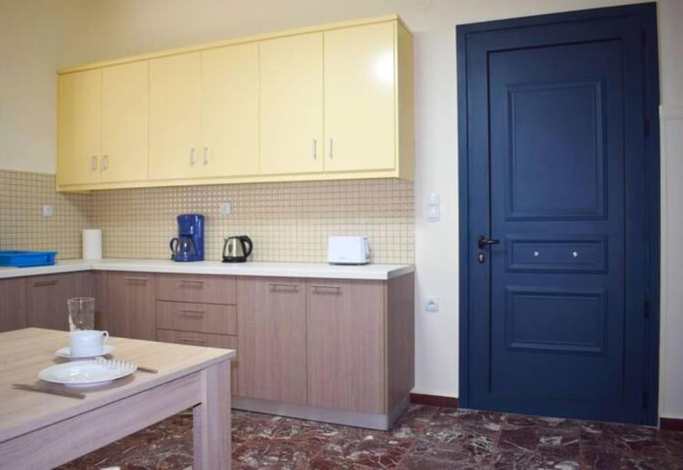 Marble Cool 2-Bedroom Down Town Yard House 基萨莫斯 外观 照片