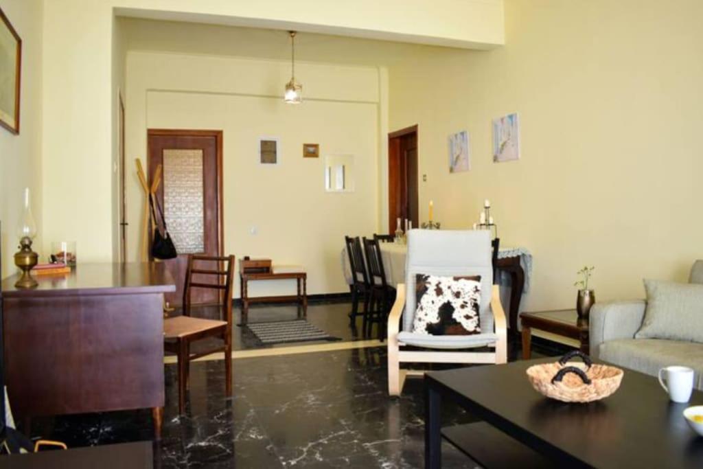 Marble Cool 2-Bedroom Down Town Yard House 基萨莫斯 外观 照片